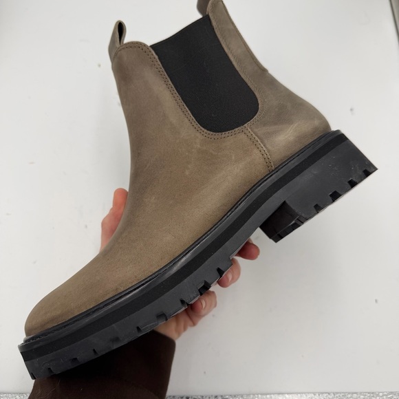NEW Everlane Mushroom Suede Leather Lug Sole Chelsea Bootie in Size 7.5 - Picture 7 of 12